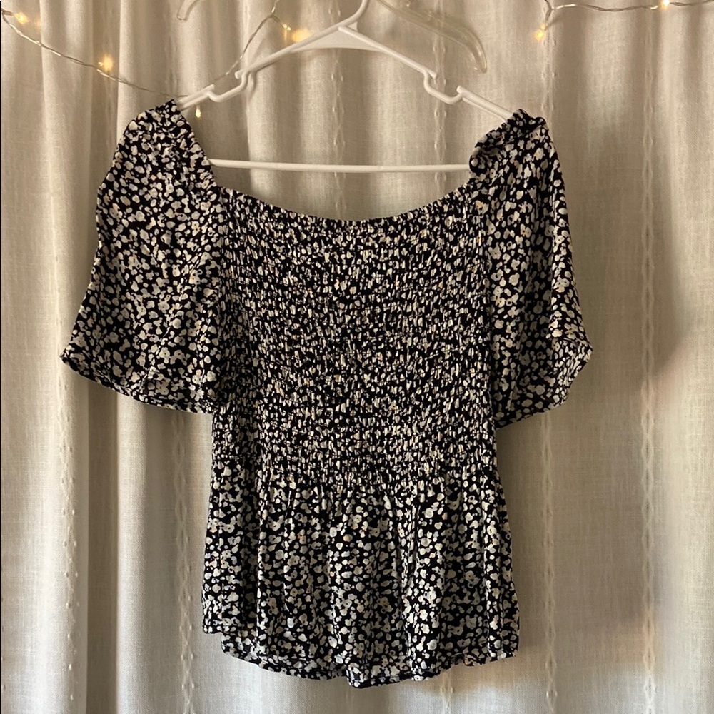 🖤🤍 Women’s black and white top 🤍🖤